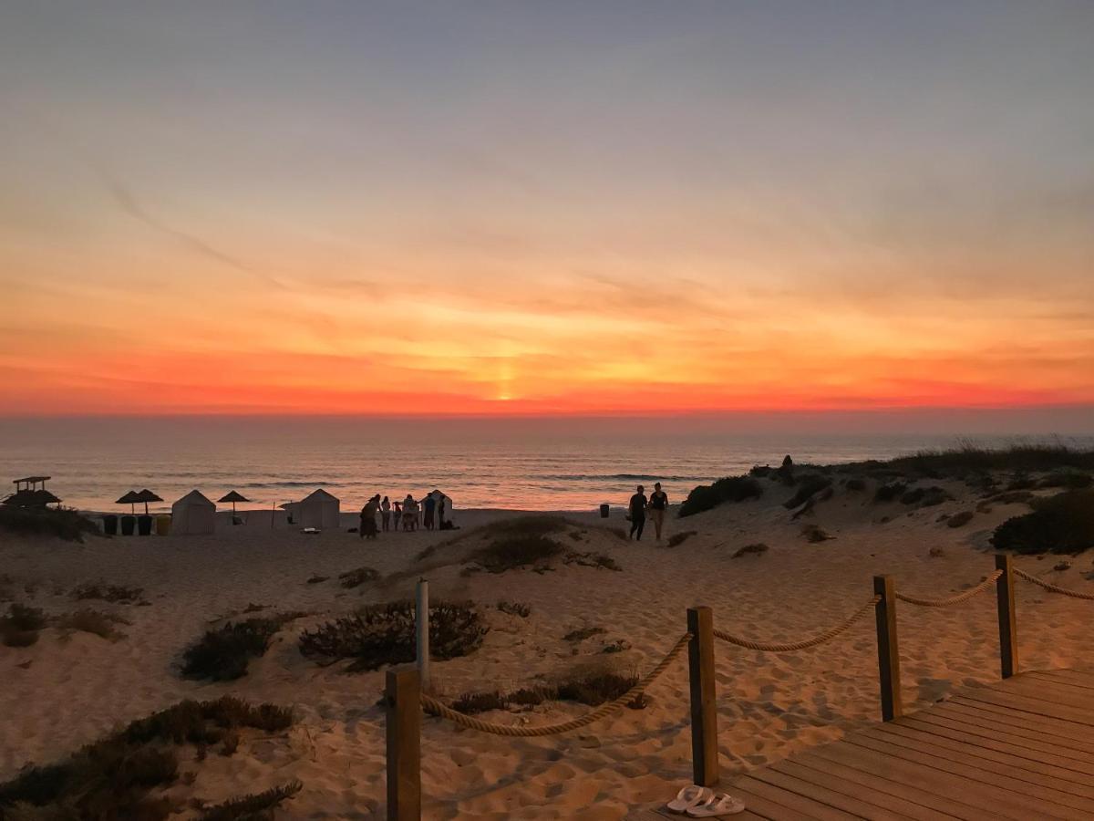 The Far End Surf House - Surf & Yoga Holidays 劳林哈 外观 照片